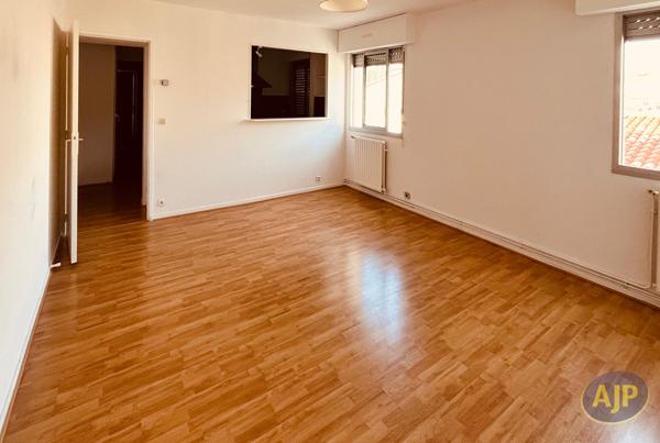 Appartement à louer Libourne : 2 pièces, 43m² avec 1 chambre(s) à 614€ - AJP Immobilier Saint Andre de Cubzac