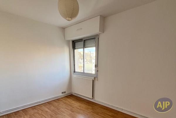 Appartement à louer Libourne : 2 pièces, 43m² avec 1 chambre(s) à 614€ - AJP Immobilier Saint Andre de Cubzac