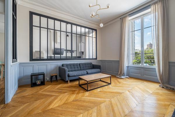 Bel ancien rénové et meublé