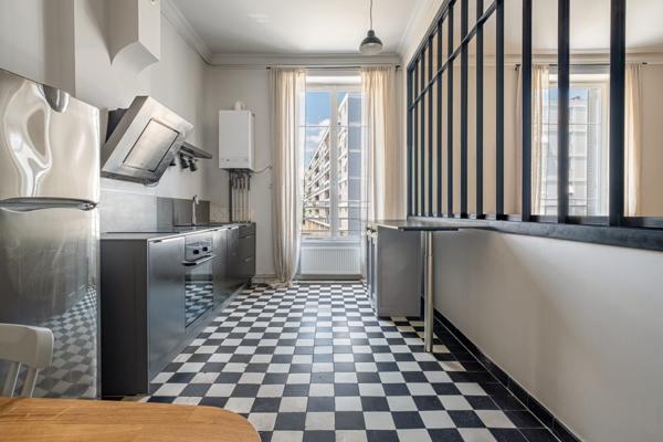 Bel ancien rénové et meublé