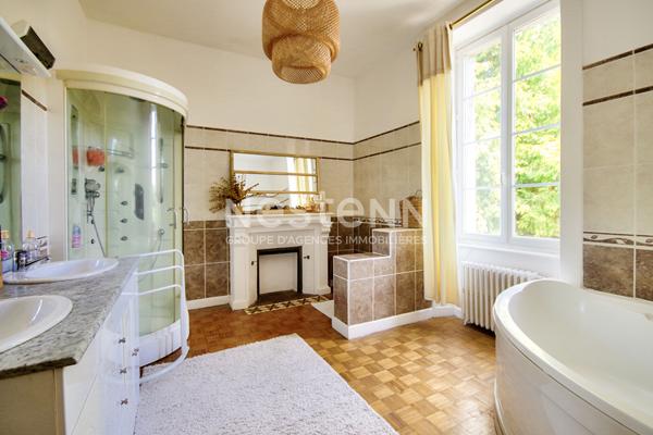 Élégante demeure à 8 minutes de Guingamp - Charme et authenticité au rendez-vous !