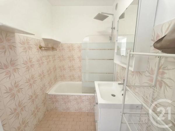 Appartement F3 à vendre  3 pièces - 56,69 m 2   ROQUEBRUNE CAP MARTIN  - 06