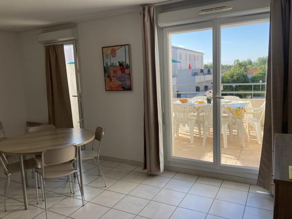 Grand duplex de 50 m² avec vue sur piscine dans résidence recherchée Le Grau-du-Roi (30240)