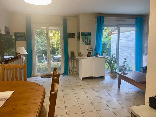 Maison à vendre à Vénissieux - 4 pièces, 3 chambres, garage