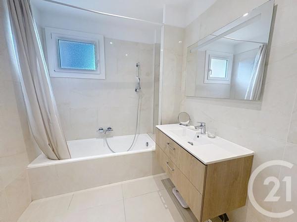 Appartement F3 à vendre  3 pièces - 65,38 m 2   MANDELIEU LA NAPOULE  - 06