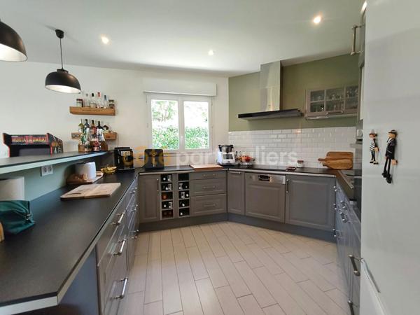 Vente
                Maison129,7 m² - 5 Pièces -
                    MEZIDON VALLEE D AUGE (14370)