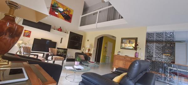 MAISON COUP DE COEUR - 4 CHAMBRES + BUREAU - TERRAIN 680m².