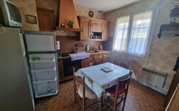 Maison à vendre    3 pièces • 73,70 m2 Saint-Yrieix-la-Perche