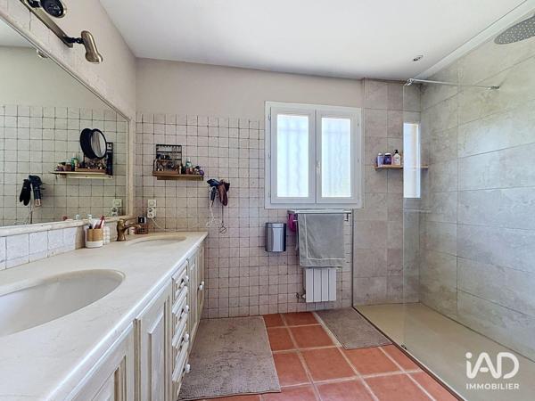 Maison à vendre 5 pièces 195 m² Trets