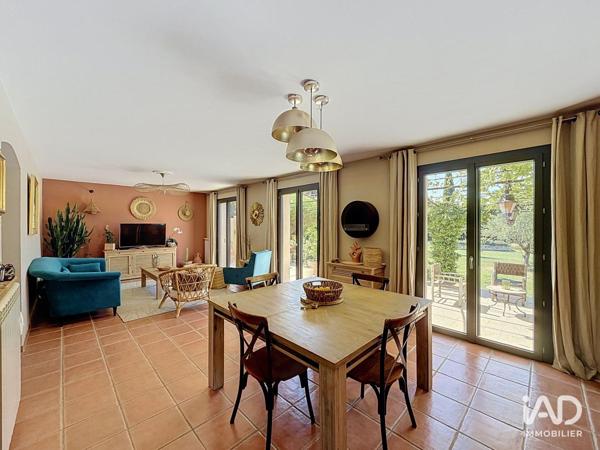 Maison à vendre 5 pièces 195 m² Trets
