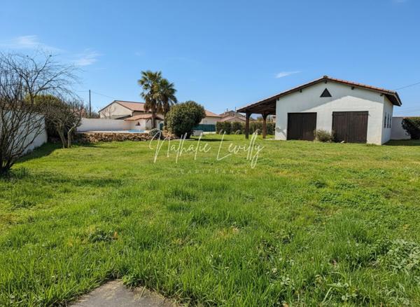 Grange de 77 m² à fort potentiel sur terrain de 1 135 m² avec piscine – Lavernose-Lacasse