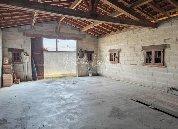 Grange de 77 m² à fort potentiel sur terrain de 1 135 m² avec piscine – Lavernose-Lacasse