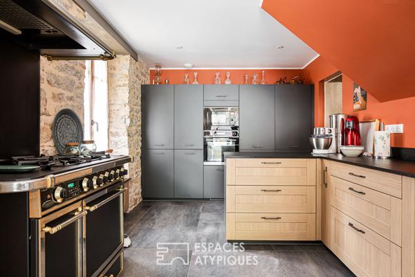 Maison d’hôtes avec jardin au pied d’un des plus « beaux villages de France ».