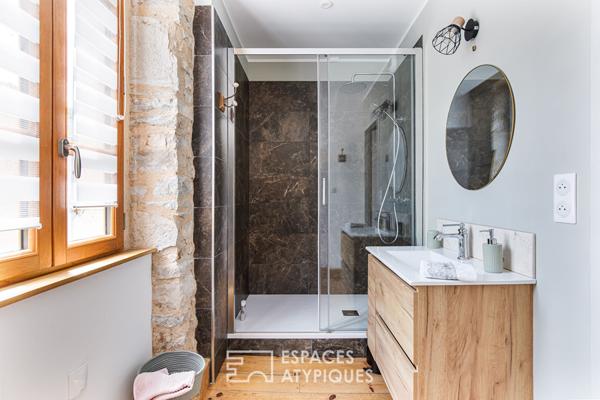 Maison d’hôtes avec jardin au pied d’un des plus « beaux villages de France ».