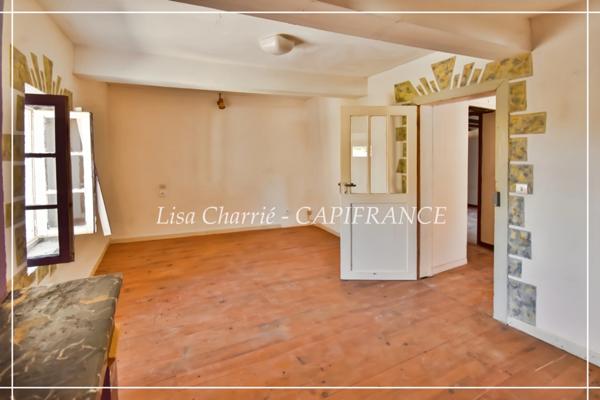 Maison à vendre 5 pièces proche de VIC FEZENSAC (32) 5 pièces de 100 m2 habitables avec 318 m2 de terrain divisé en 3 parcelles non attenantes