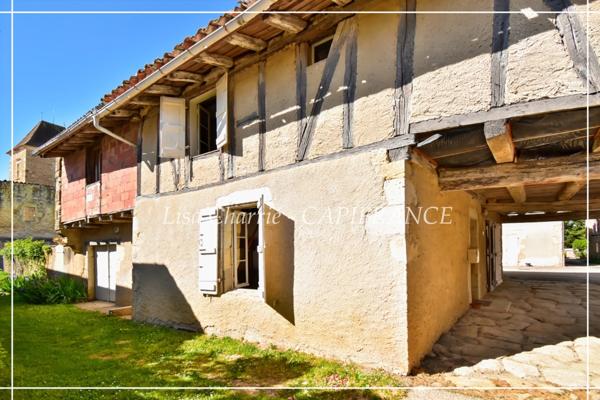 Maison à vendre 5 pièces proche de VIC FEZENSAC (32) 5 pièces de 100 m2 habitables avec 318 m2 de terrain divisé en 3 parcelles non attenantes