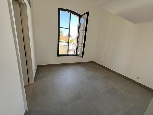 Maison de ville à proximité immédiate de Cannes Banane, des commerces et des plages