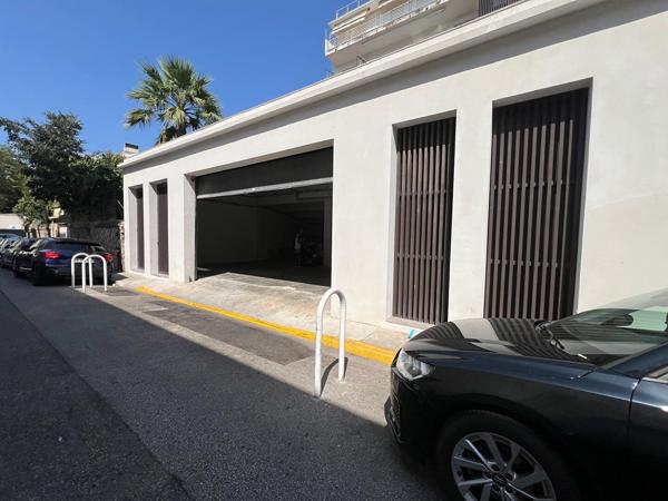 Maison de ville à proximité immédiate de Cannes Banane, des commerces et des plages