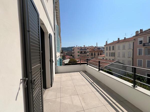 Maison de ville à proximité immédiate de Cannes Banane, des commerces et des plages