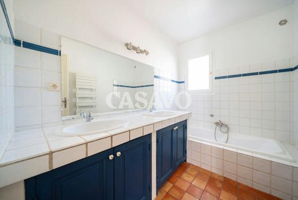 Vente Maison 9 pièces de 219m² - 13100 Aix-en-Provence
