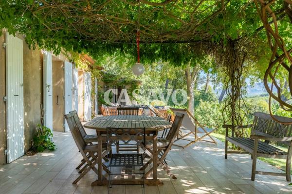Vente Maison 9 pièces de 219m² - 13100 Aix-en-Provence
