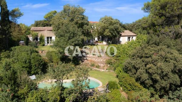 Vente Maison 9 pièces de 219m² - 13100 Aix-en-Provence