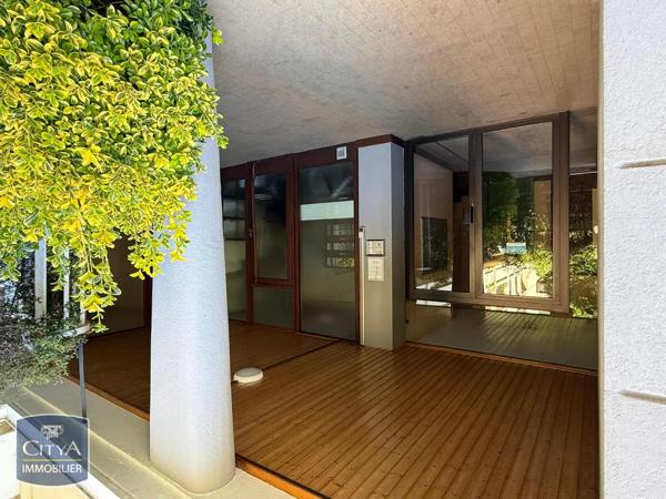 Appartement à louer 3 pièces 67.98m² Chambéry (73000)
