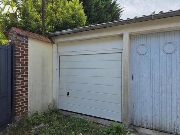 Garage situé dans une batterie de garages