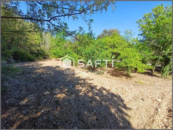 SUPERBE TERRAIN A BATIR DE 1335 M²