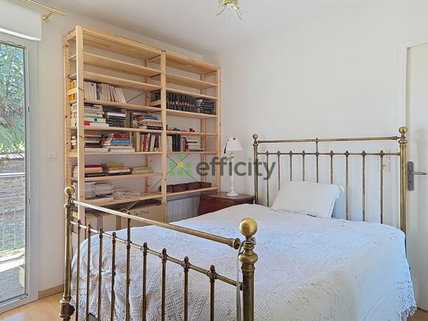 Appartement
         3 pièces
        - 53 m² Exclusivité 105 000 € *