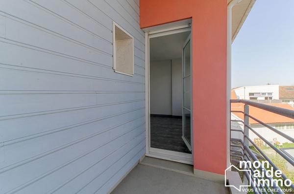 T1 excellent état et son parking