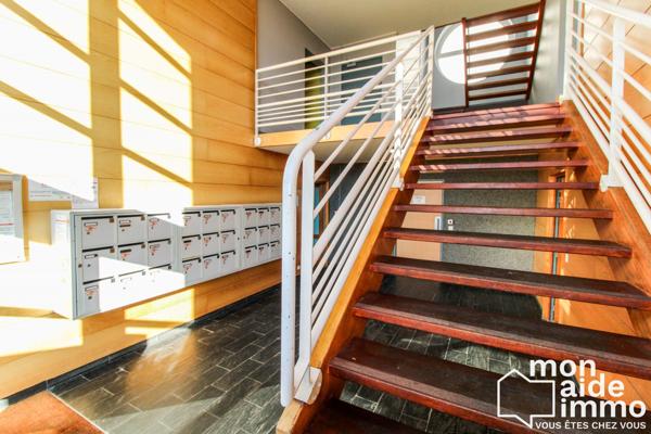 T1 excellent état et son parking