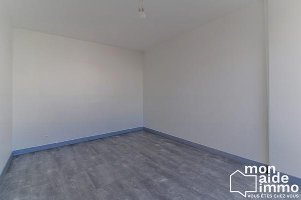 T1 excellent état et son parking