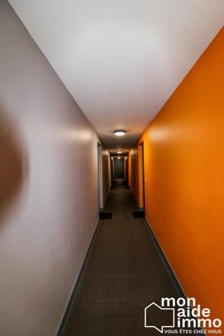 T1 excellent état et son parking