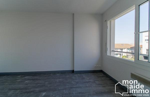 T1 excellent état et son parking