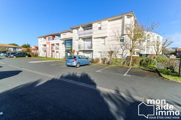 T1 excellent état et son parking