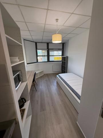 Studio refait à neuf meublé - proche gare - Tours centre