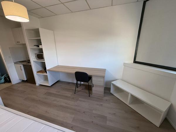 Studio refait à neuf meublé - proche gare - Tours centre