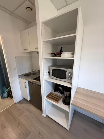 Studio refait à neuf meublé - proche gare - Tours centre