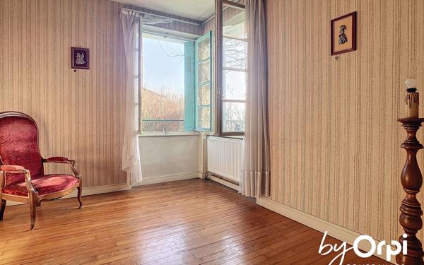 Maison à vendre    5 pièces • 98,30 m2 Saint-Éloy-les-Mines