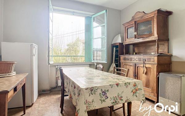 Maison à vendre    5 pièces • 98,30 m2 Saint-Éloy-les-Mines