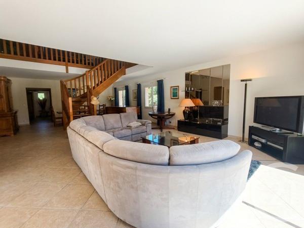 Maison à vendre  10 pièces - 310 m 2   SOULAC SUR MER  - 33