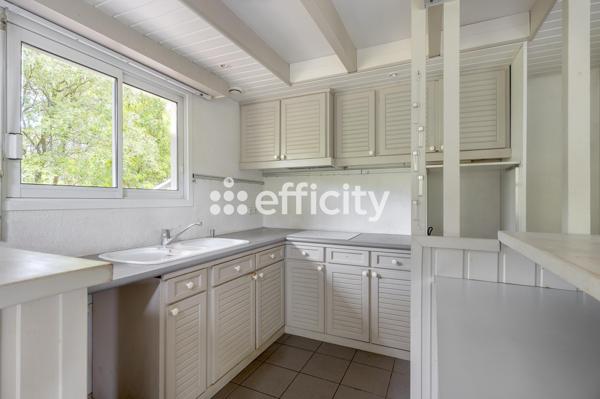 Maison
         5 pièces
        - 140 m² 650 000 € *