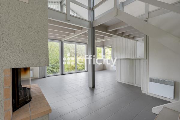 Maison
         5 pièces
        - 140 m² 650 000 € *