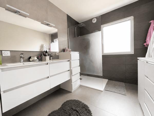 Maison Séné 6 pièce(s) 145 m² – 5 chambres – garage – DPE A