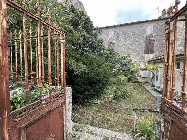 Maison à vendre |  Rouillac |  5 pièces | 144 m²