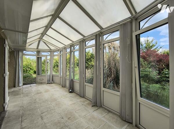 PROCHE LA FERTE-MILON - BEAU PAVILLON A RENOVER