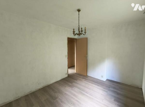 PROCHE LA FERTE-MILON - BEAU PAVILLON A RENOVER