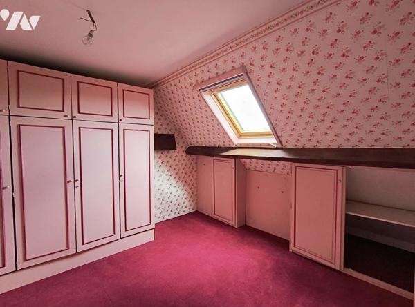 PROCHE LA FERTE-MILON - BEAU PAVILLON A RENOVER