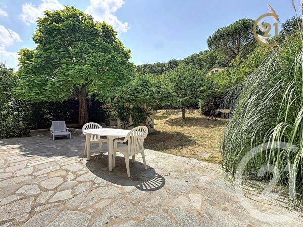 Maison à vendre  8 pièces - 184,57 m 2   BRIGNAIS  - 69